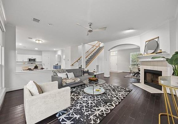 4th image of 3917 Canyon Glen Cir