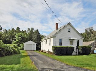 81 Maple St, Northfield, MA 01360