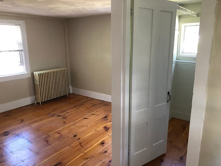 BR (walk-in closet on right)