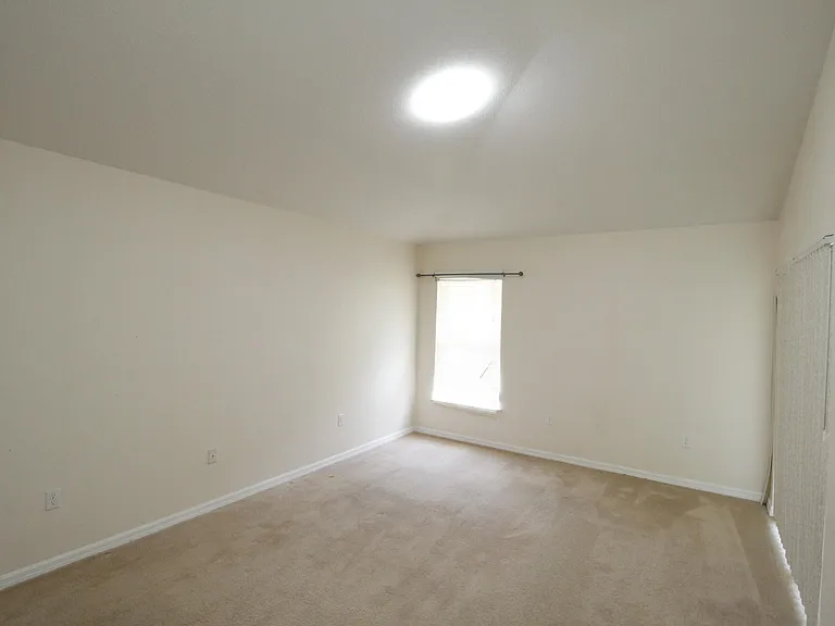 885 Tavernier Cir NE — Photo 16