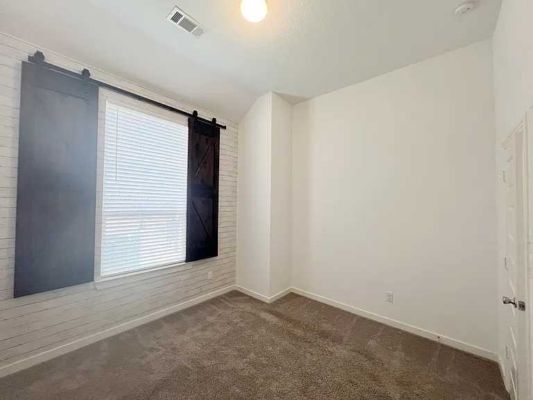1120 Sheldon Dr — Photo 10