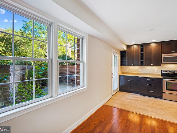 4th image of 1201 N Pitt St APT 1C