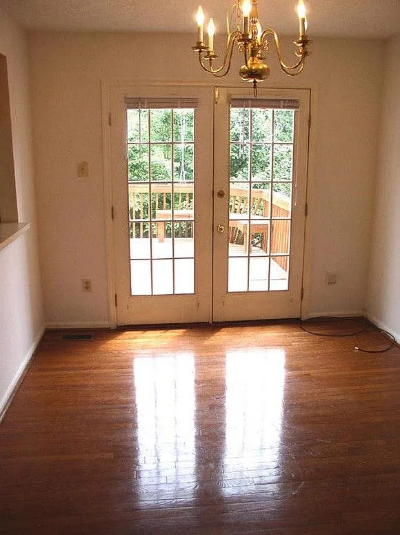3 bed, 1600 sqft, $3,100 — Photo 2