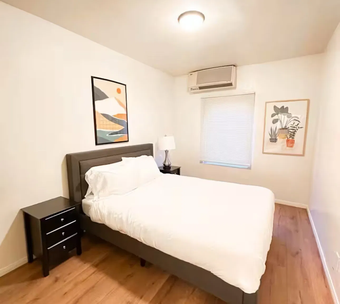 2418 India St — Photo 2