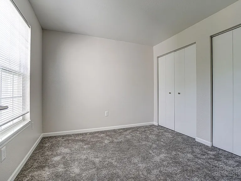 Fountain Park Apartments — Photo 8