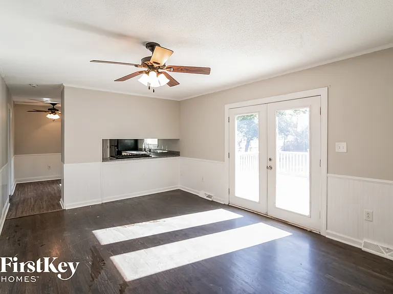 729 Harbor View Rd — Photo 5