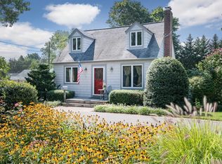 34 Sweetbriar Dr, Smithtown, NY 11787