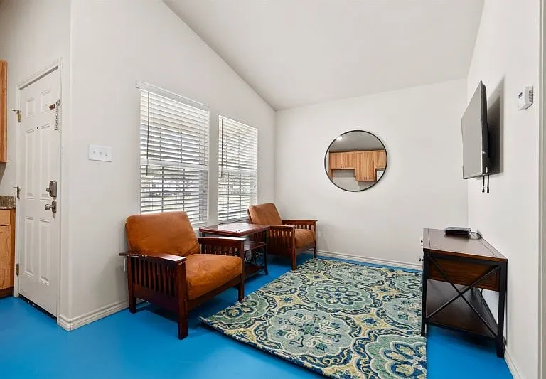 109 Gillespie #A — Photo 2