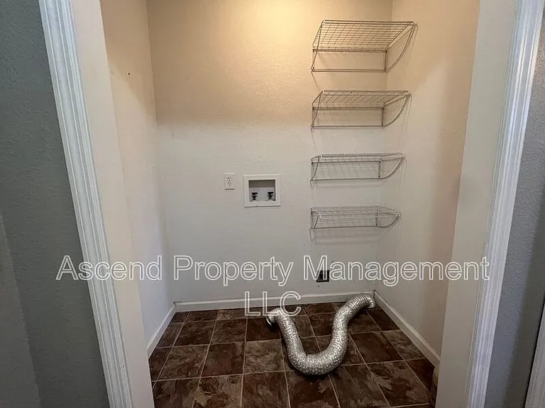 401 Tacoa Ave — Photo 24