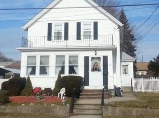 26 E Earle St, Cumberland, RI 02864