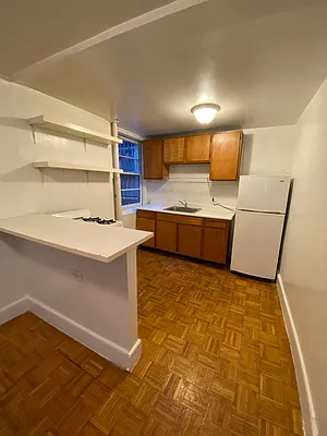 Rented by Peter R. Hungerford, LREB | media 24