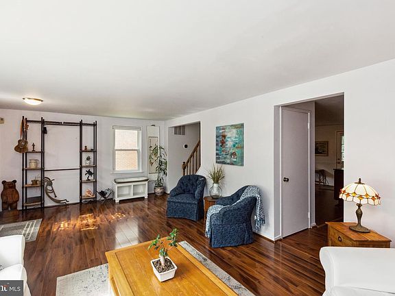 5th image of 12120 Bentridge Pl