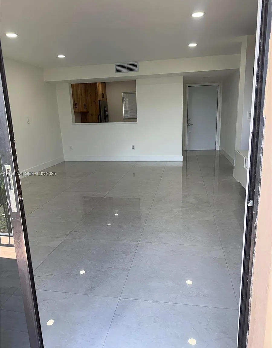 Fox Chase Condo #3 — Photo 2