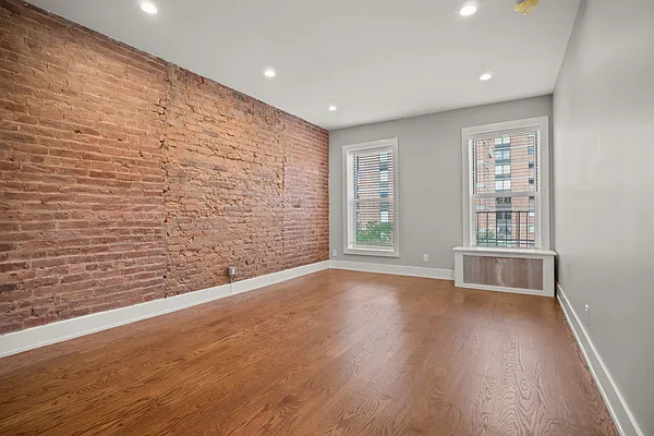 Rented by Cooper & Cooper Real Estate | media 7