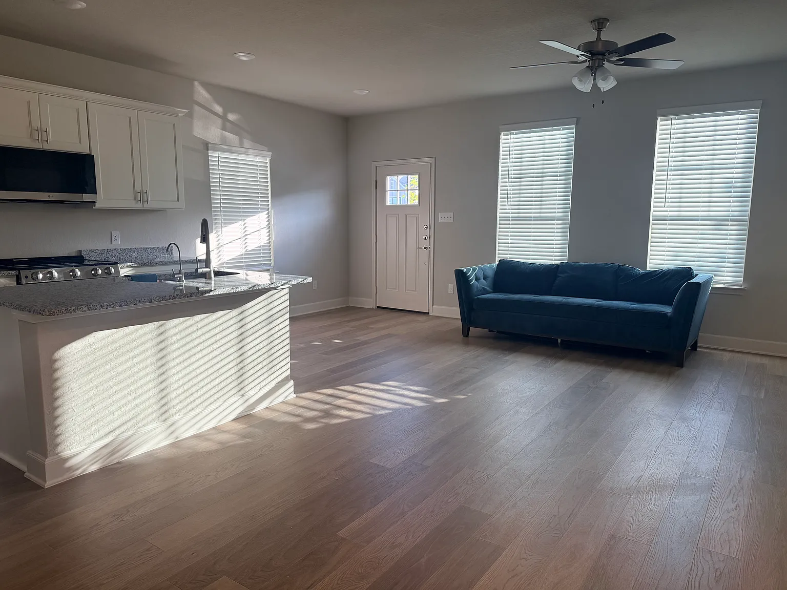 3 bed, 2526 sqft, $1,800 — Photo 4