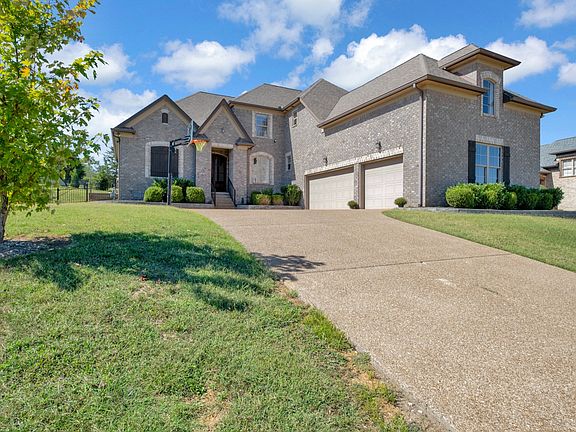 2nd image of 321 Crooked Creek Ln