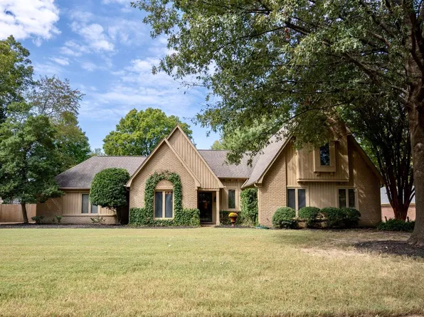 1479 Poplar Ridge Dr, Memphis, TN 38120