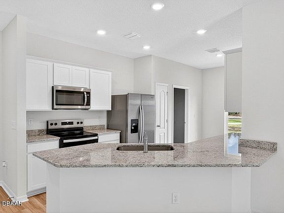 5th image of 3398 Shalimar Cir
