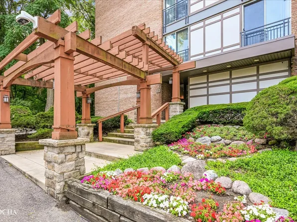 5810 Oakwood Dr Unit 3F, Lisle, IL 60532