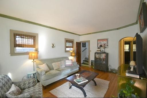 2nd image of 11 E Eureka Dr
