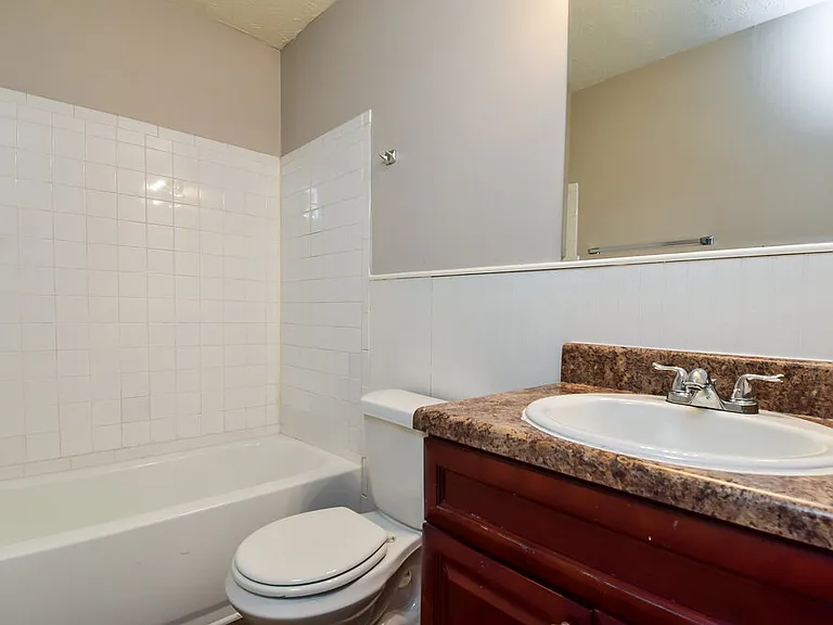 900 Orris Ln SW — Photo 10