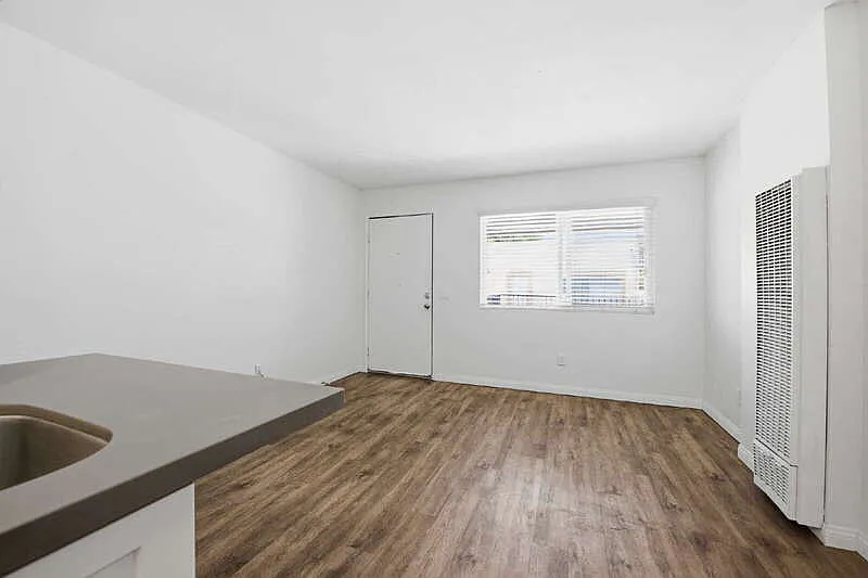 1 bed, 1.0 bath, 470 sqft, $1,795 — Photo 2