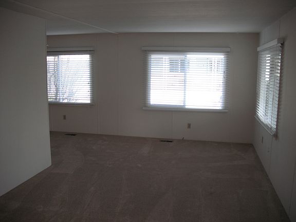 4th image of 5040 Jackson St Space 42
