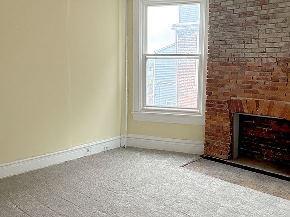3rd image of 332 N Craig St #2A