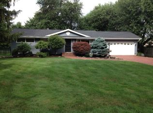 28 Cambrian Dr, Tallmadge, OH