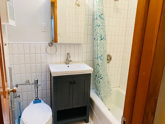 Rented by Bank Neary | media 40