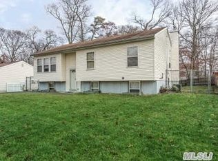 11 Nord Park Blvd, Middle Island, NY 11953
