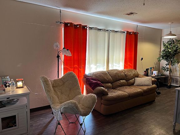 2nd image of 818 N Jefferson St