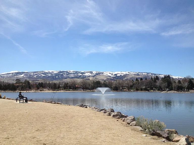 4000 Lakeside Dr — Photo 27