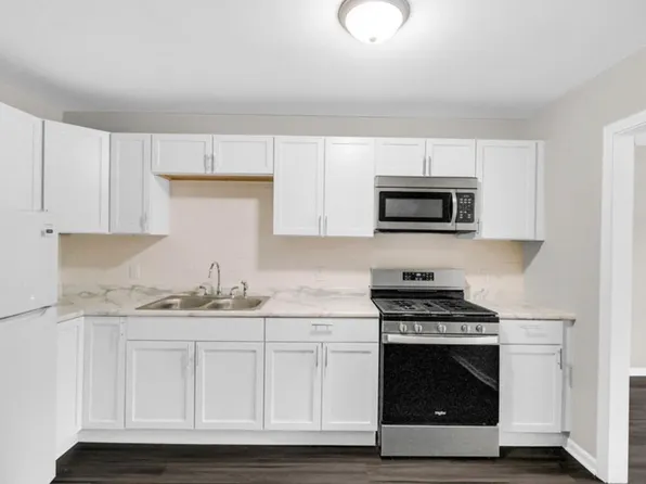 1015 E 36th Pl, Gary, IN 46409