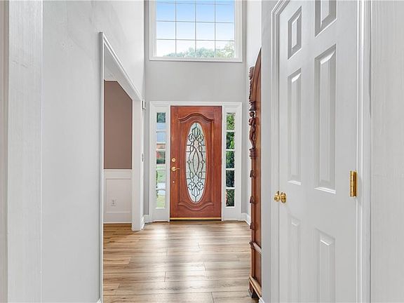 5th image of 635 Ashley Laine Walk