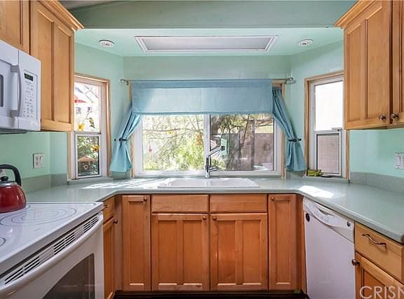 5th image of 31960 Cinnabar Ln