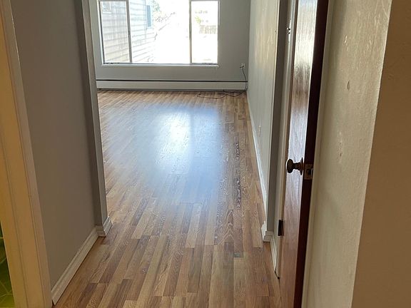 2nd image of 1640 Bay St