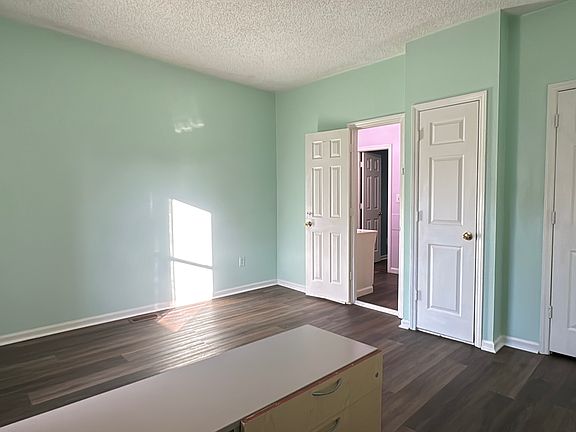 Flexible second bedroom, bright and ready for any use.