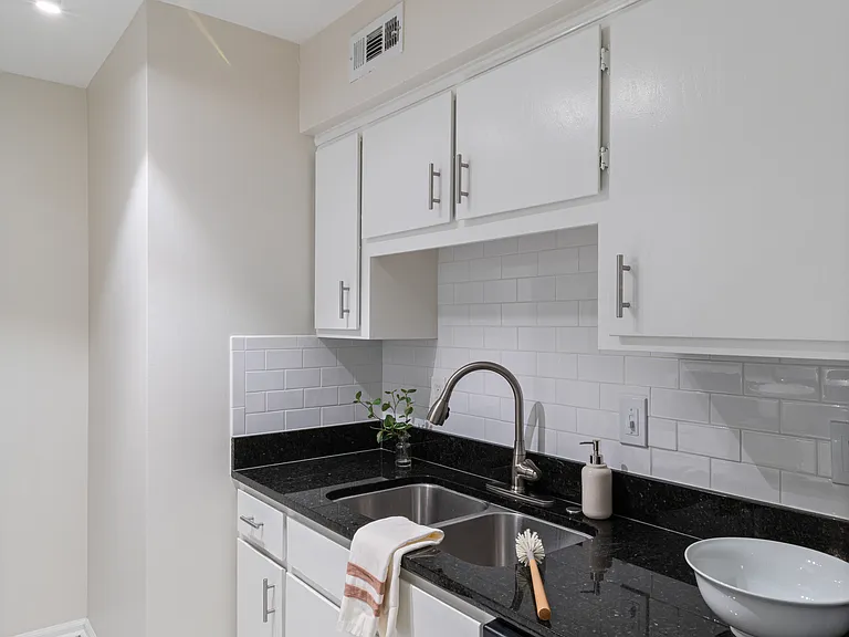 110 Acklen Park Dr #109 — Photo 2