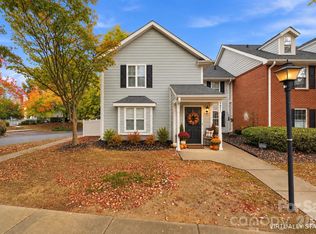 9401 S Vicksburg Park Ct, Charlotte, NC 28210