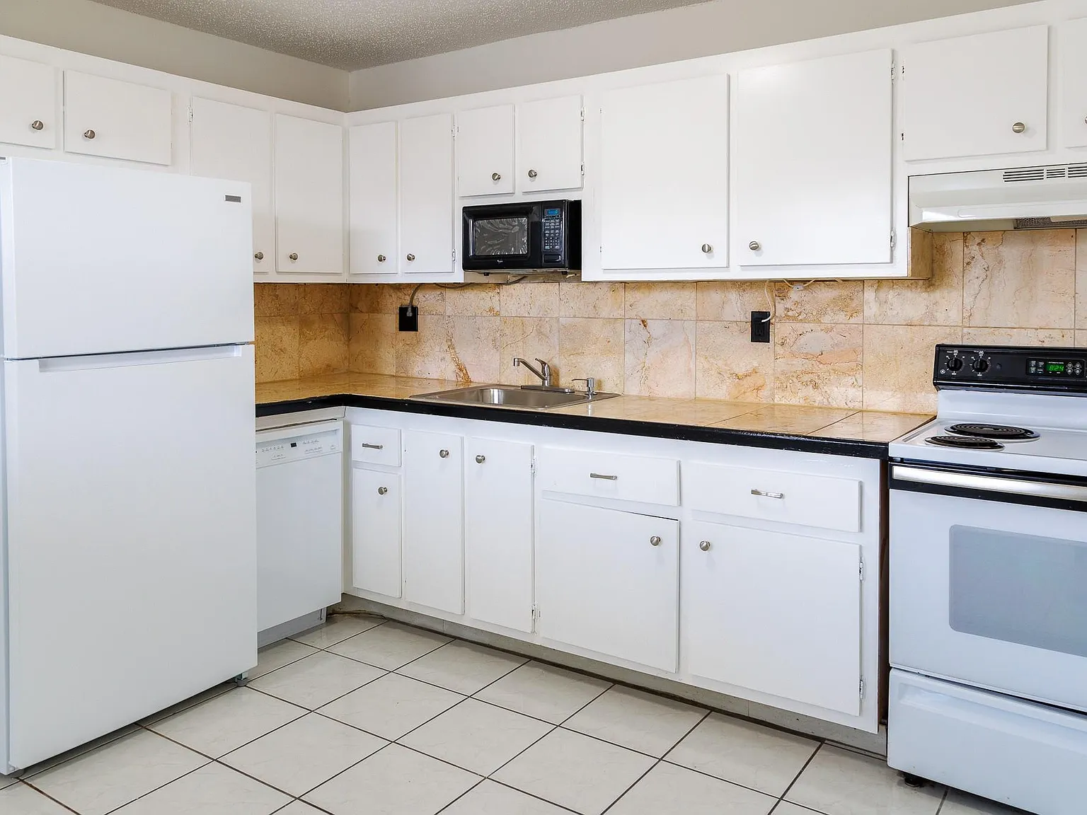 2 bed, 2.0 bath, 730 sqft, $1,850 — Photo 2