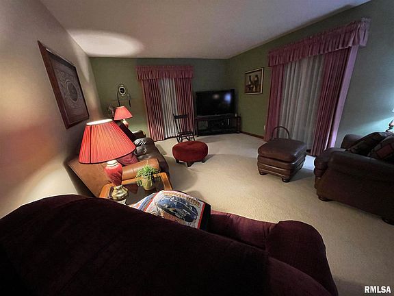 4th image of 1144 Karenoaks Dr