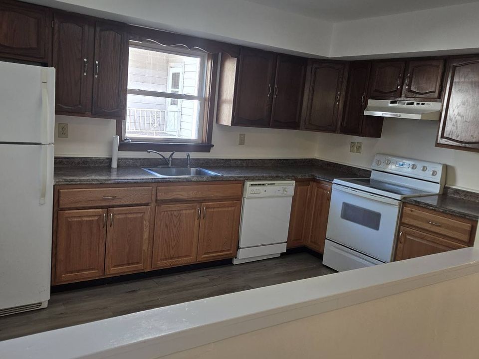 1st image of 80 N Welles Ave