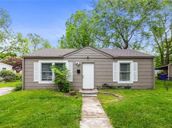 912 S Troost St, Olathe, KS 66061