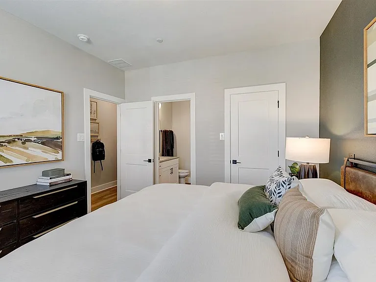 Carmel Villas — Photo 98