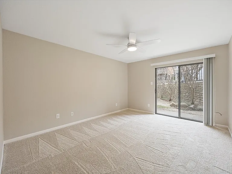 1041 Signal Ridge Pl — Photo 3