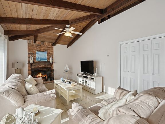4th image of 34 Beach Plum Rd
