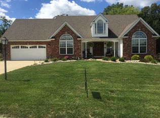4904 Pear Tree Ln, Godfrey, IL 62035