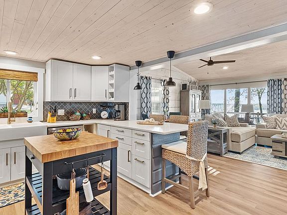 3rd image of 220 Old Millwood Rd