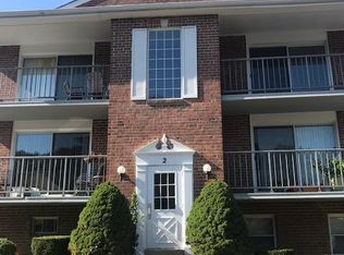 257 N State Rd APT 17B, Springfield, PA 19064